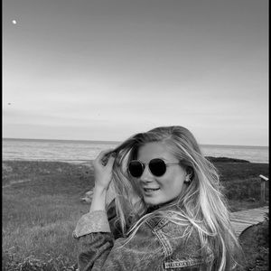 Meet your Posher, Leighton